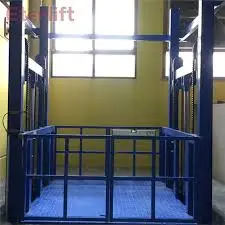 Lift cargo Surabaya untuk kebutuhan industri dan logistik